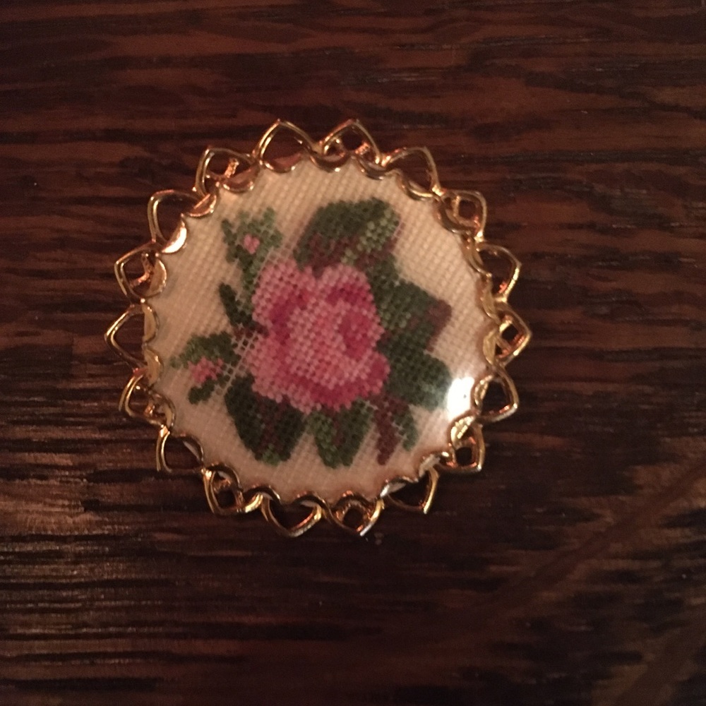 Vintage gold-tone filigree petit point brooch